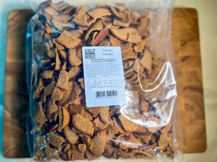 Орехи: Гренки черные со вкусом буженины