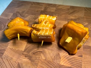 Гренки: Шашлычок из кальмара х/к